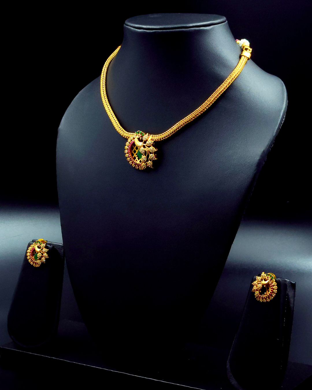 Vasudha Choker with Sud Set