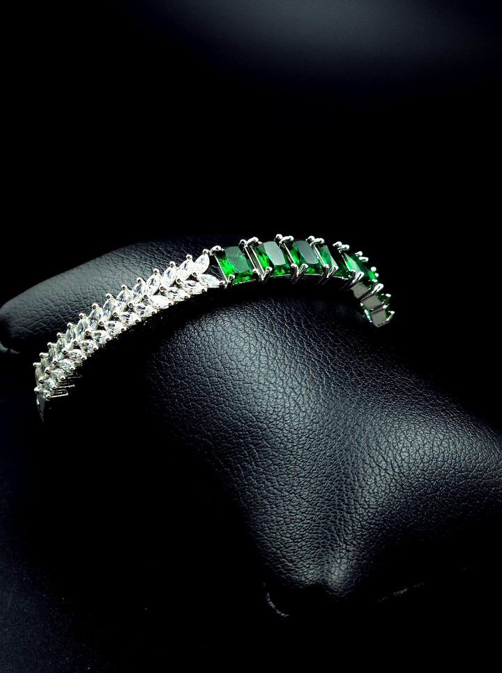 Swarna Green Bangle
