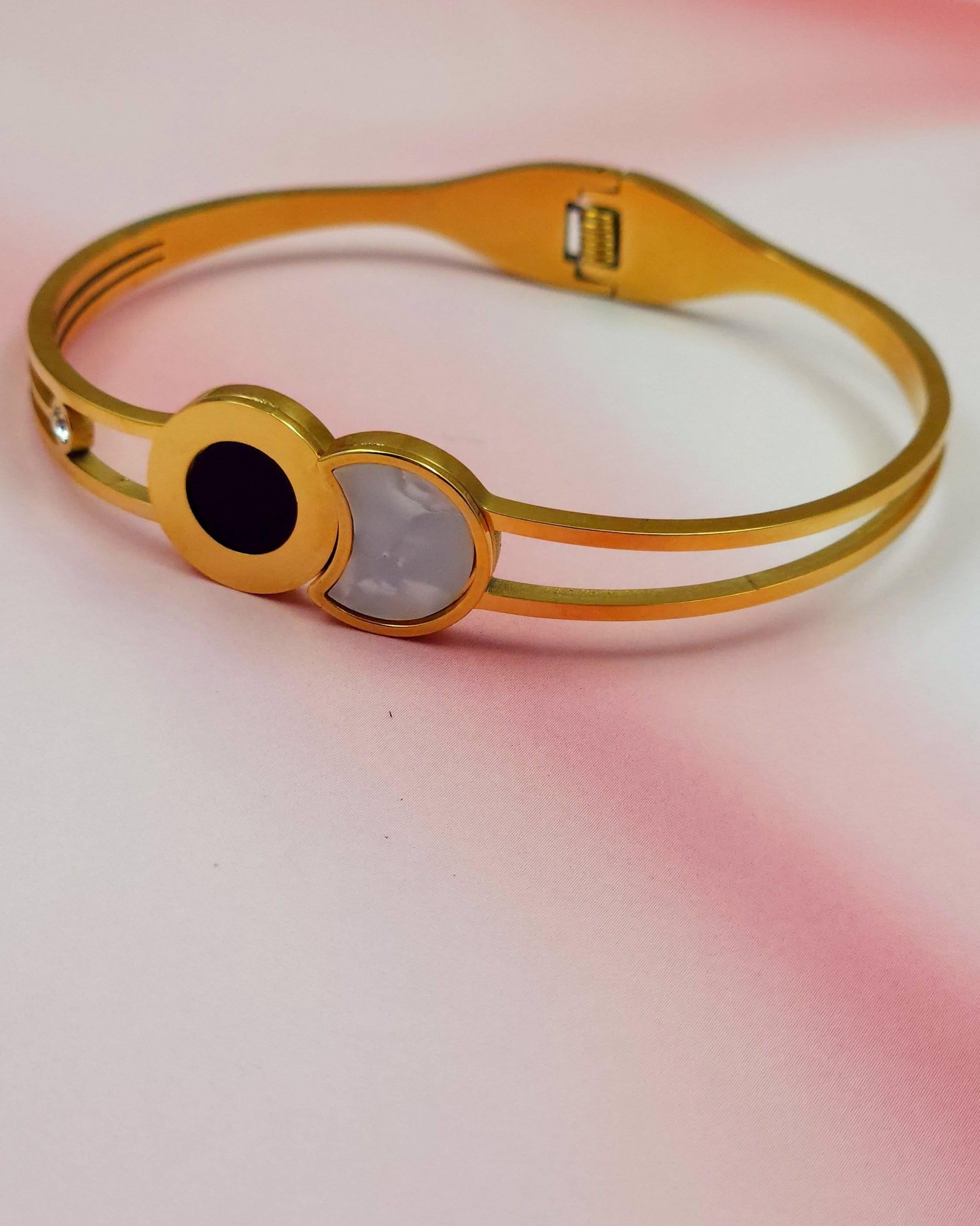 White-Black Empress Bracelet