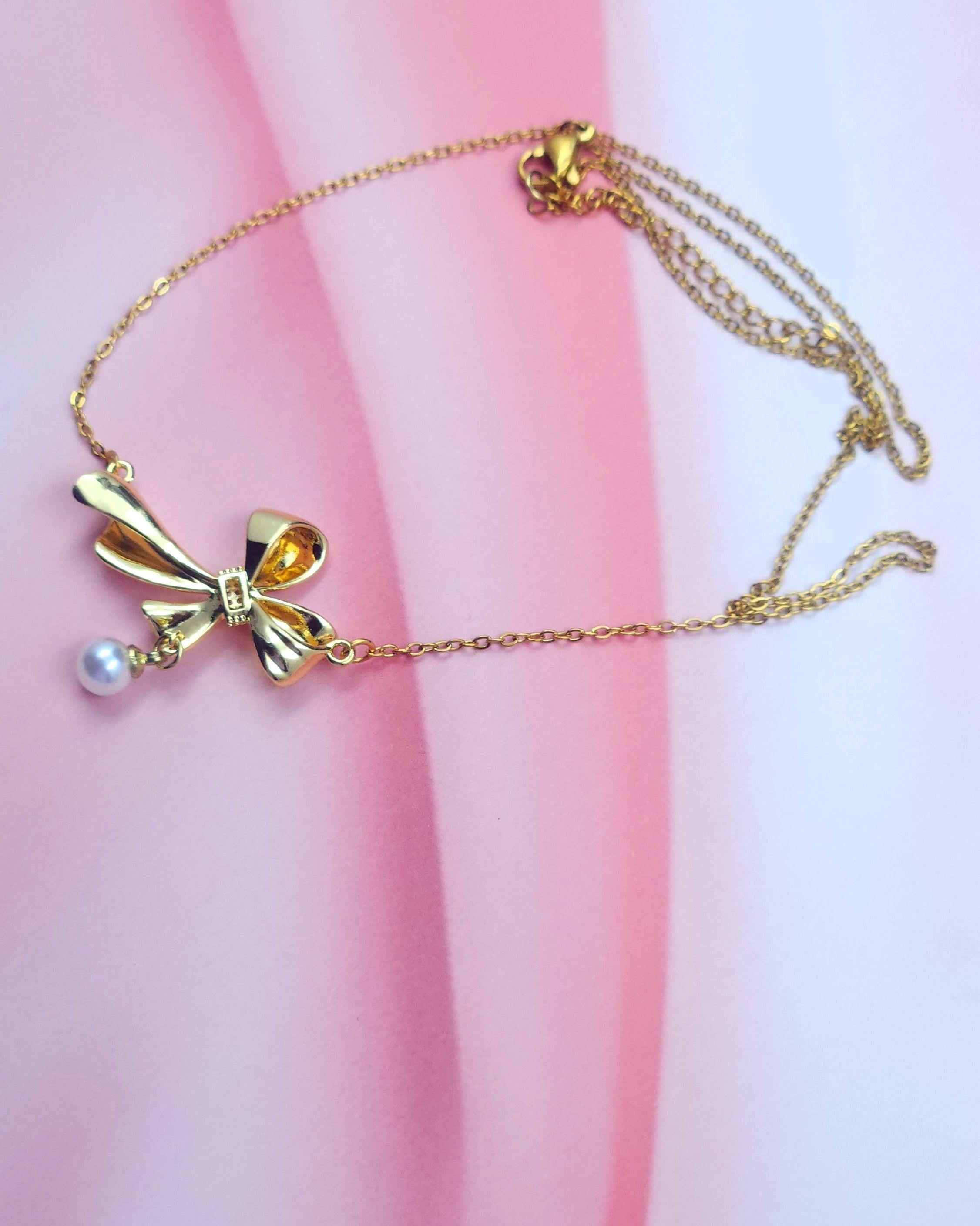Golden Elegance Neckpiece