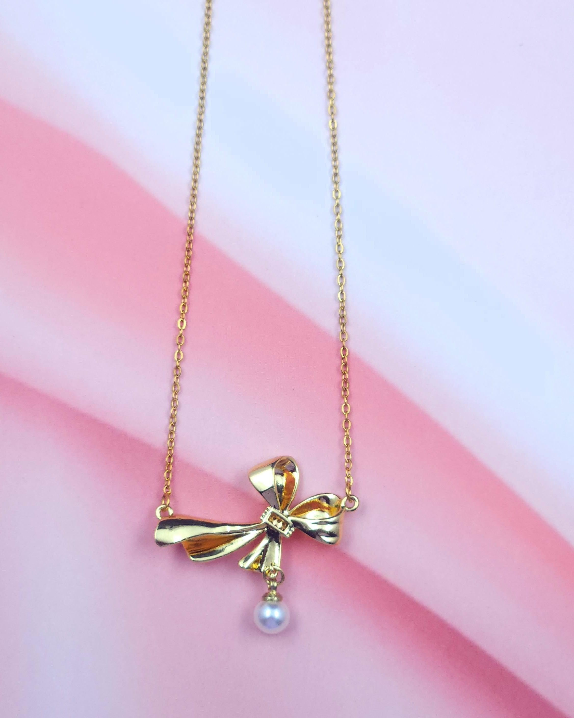 Golden Elegance Neckpiece