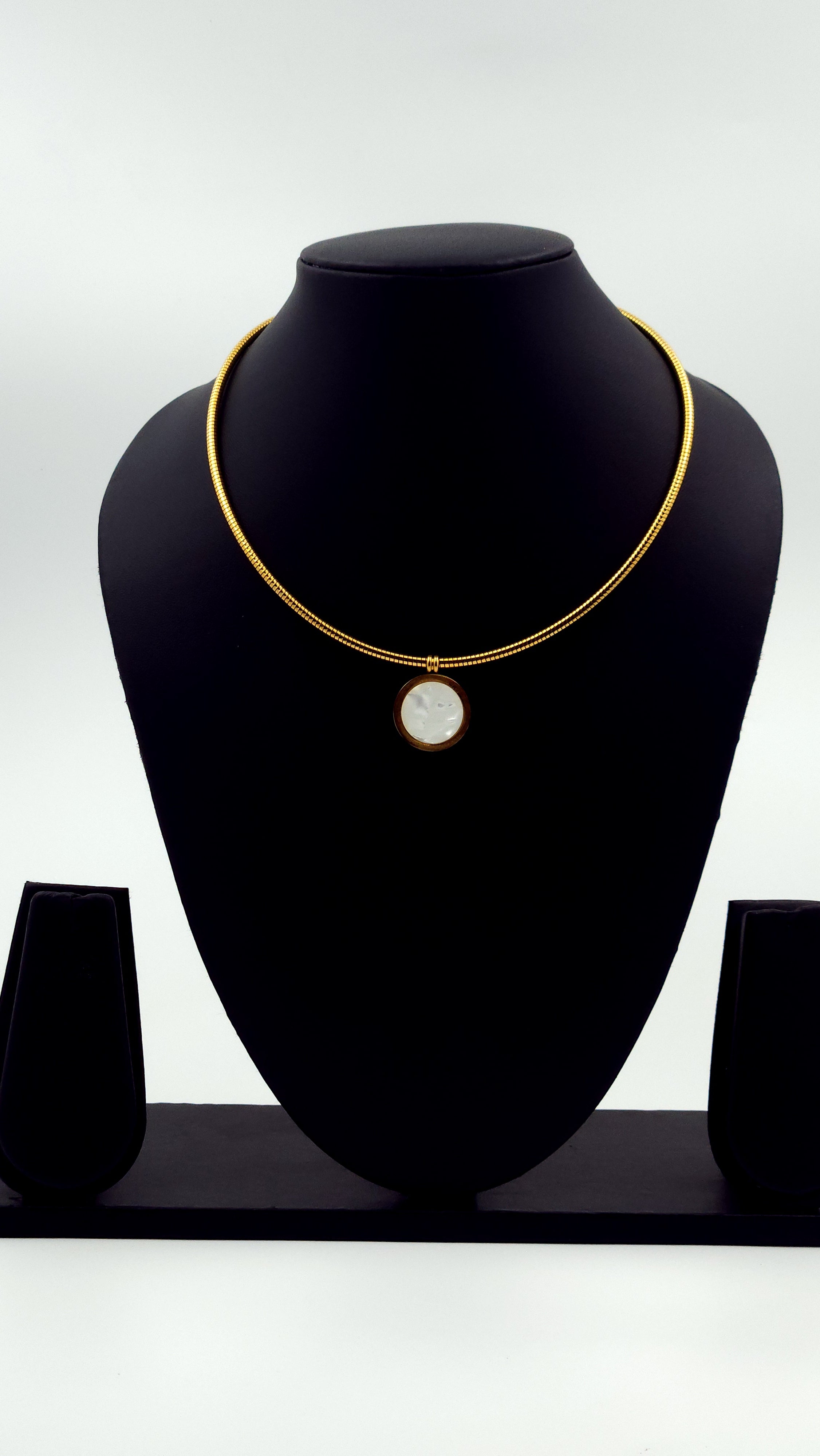 Western Elegant Neckpiece