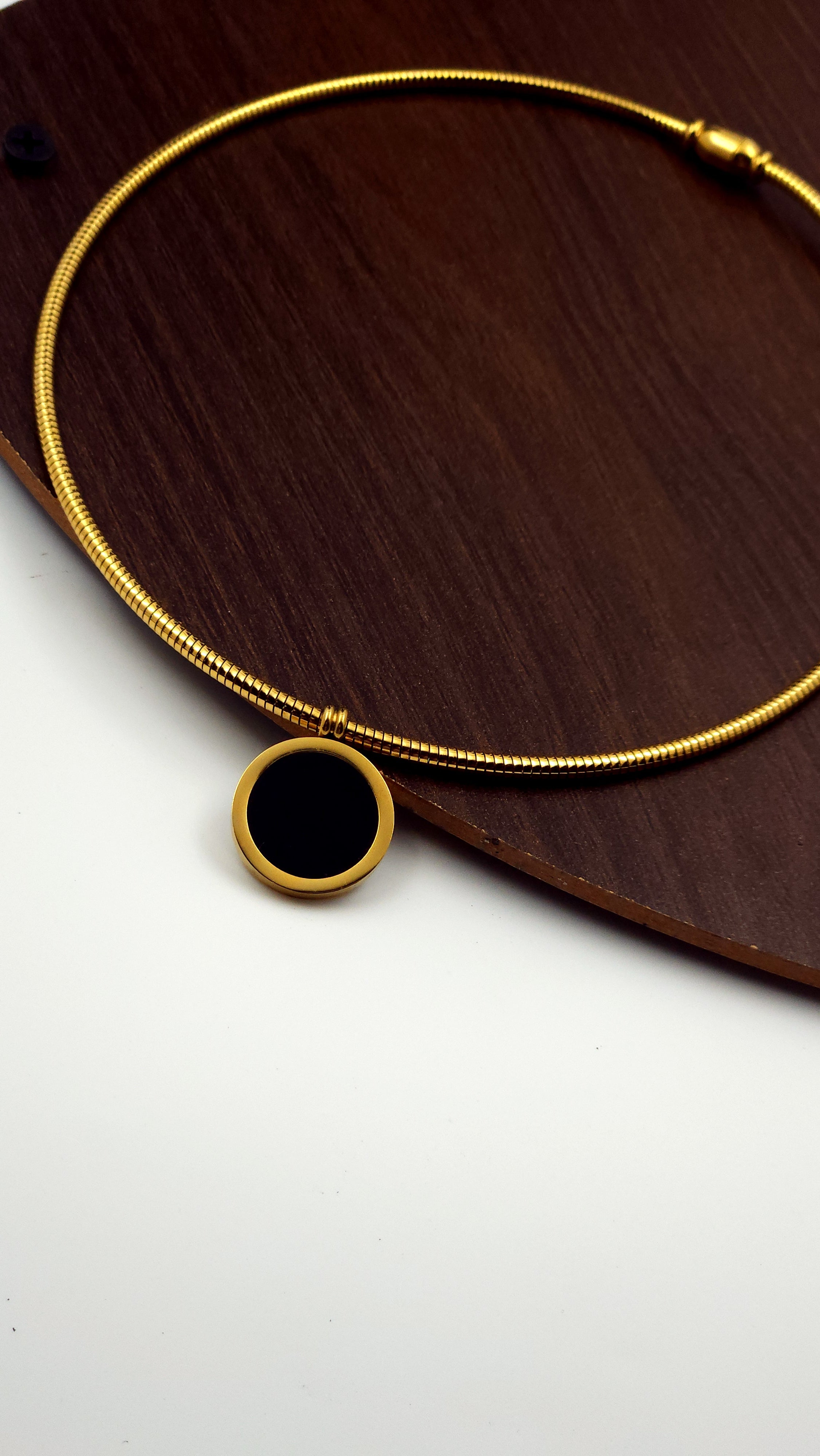 Western Elegant Neckpiece
