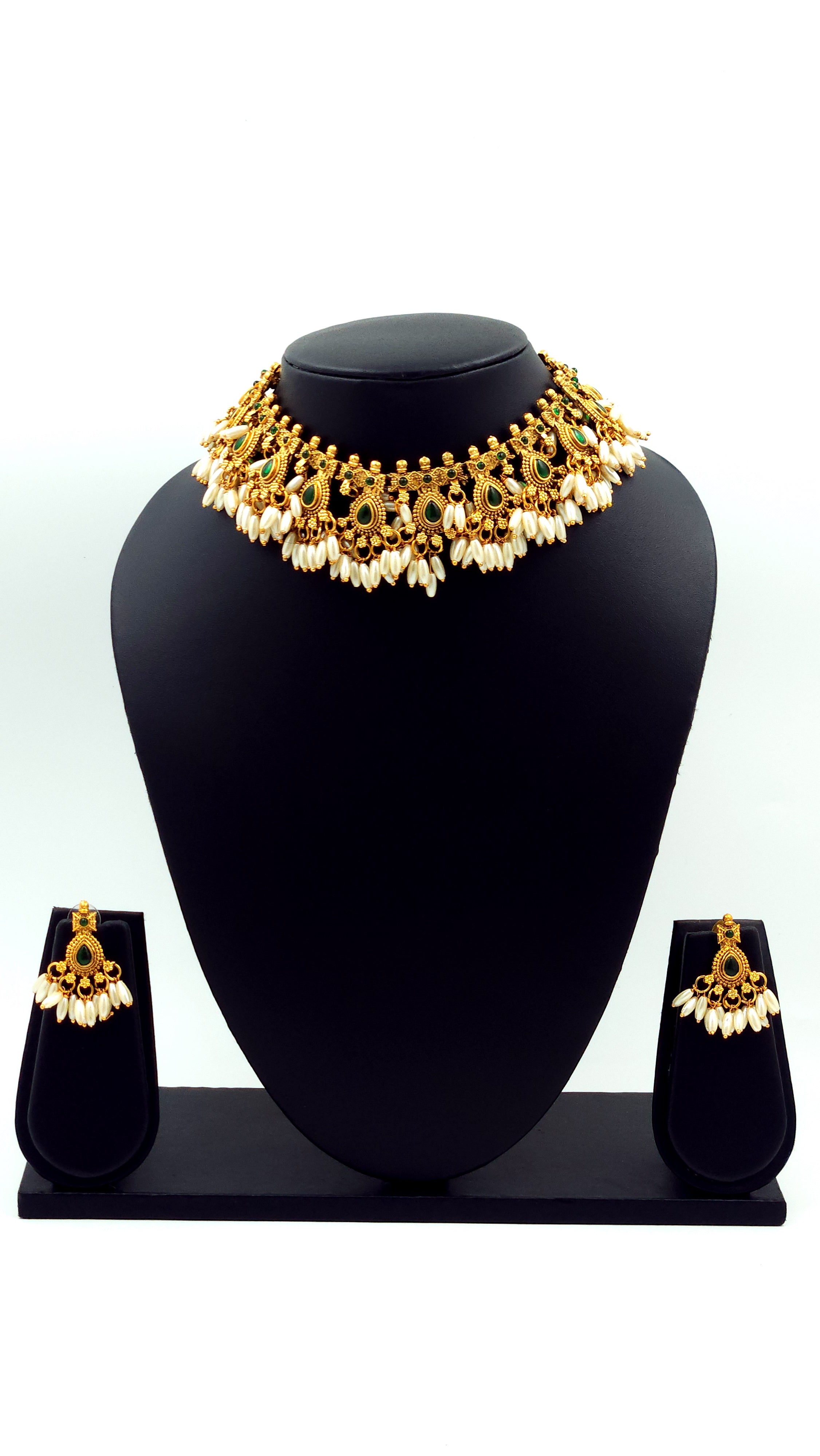 Exquisite Kundan Peral Beads Neckpiece