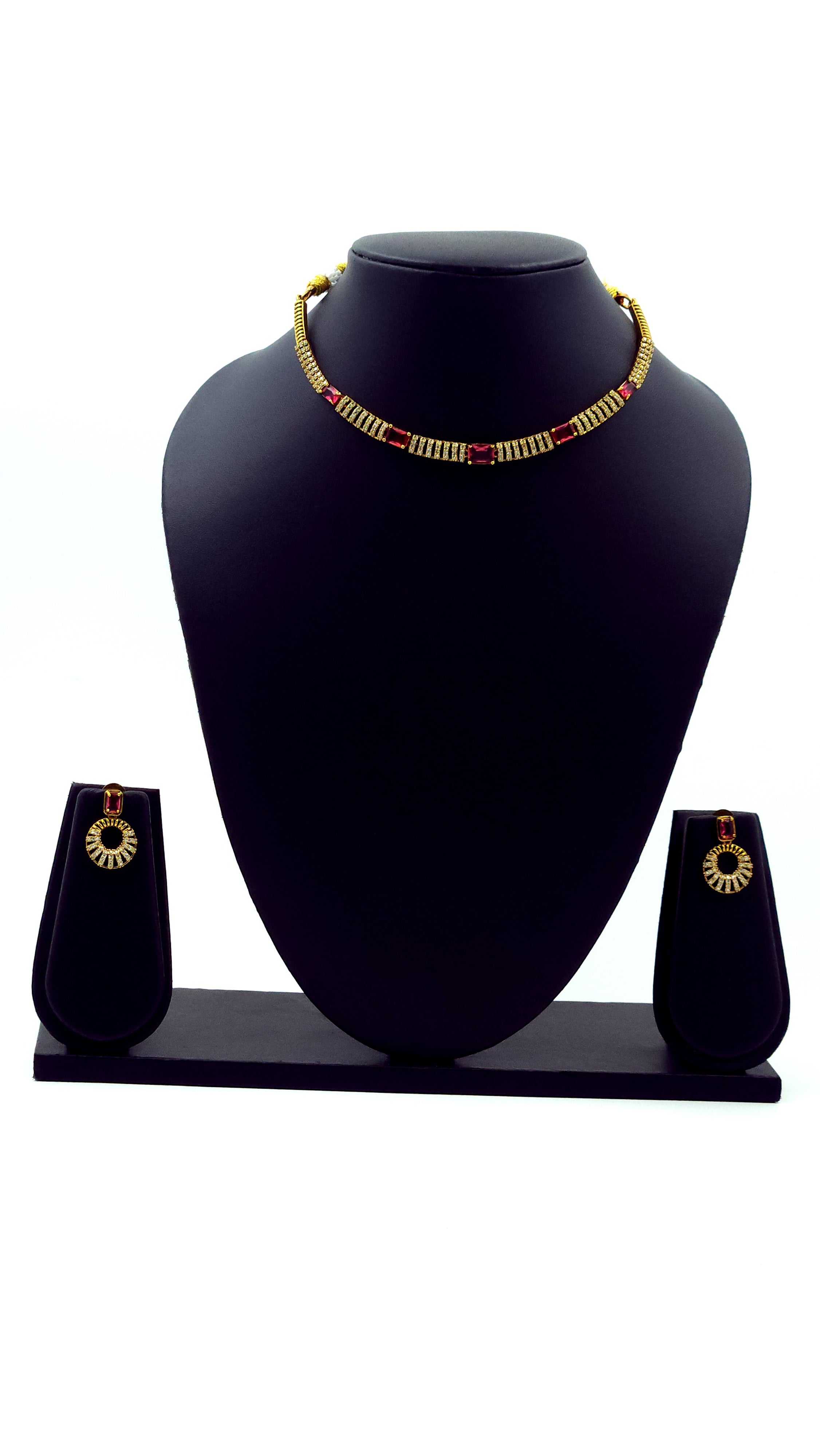 Hasli Choker Red