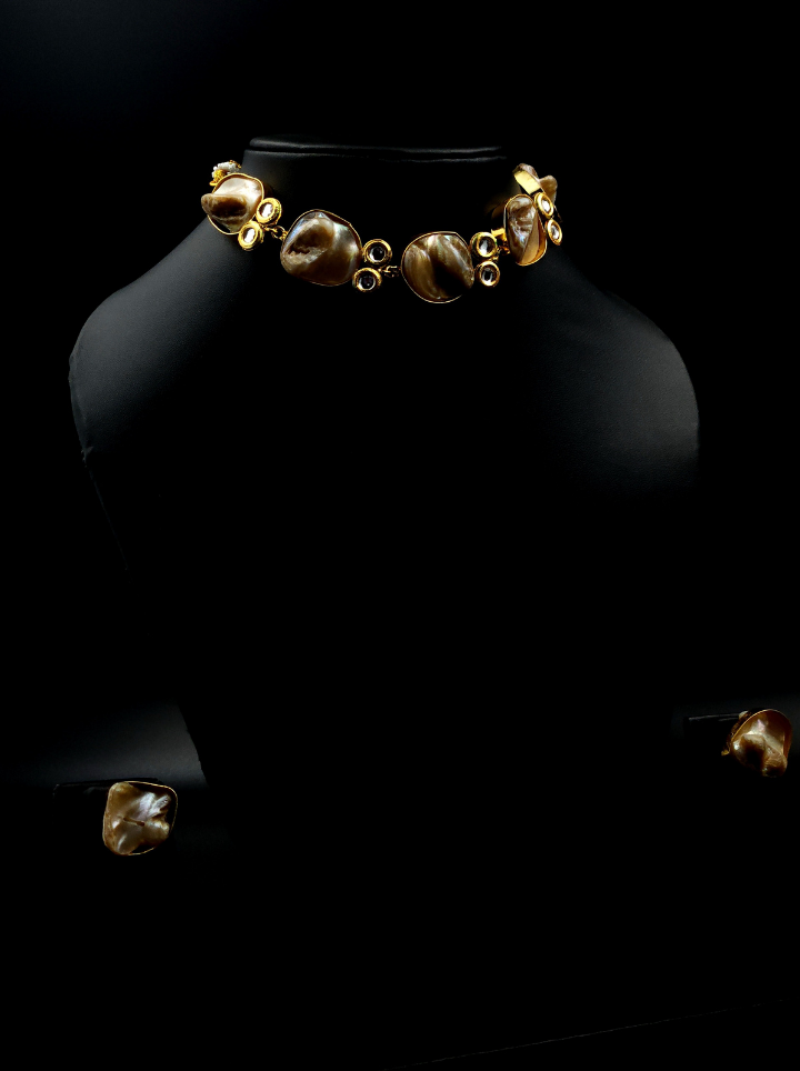Raw Stone Necklace with Kundan
