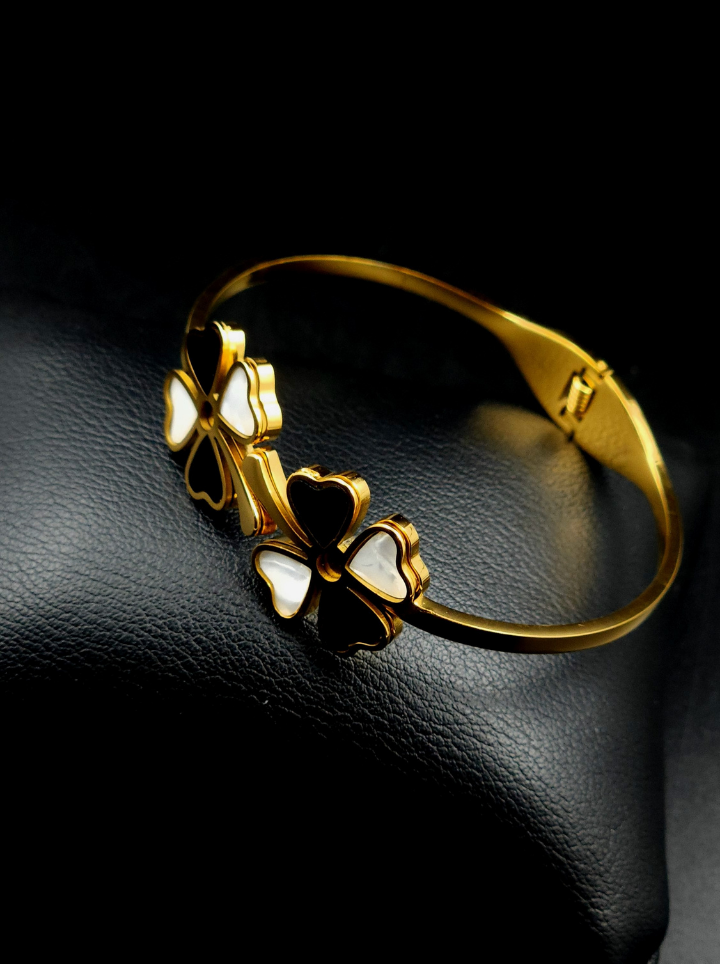 Daily Wear Flower Bracelet