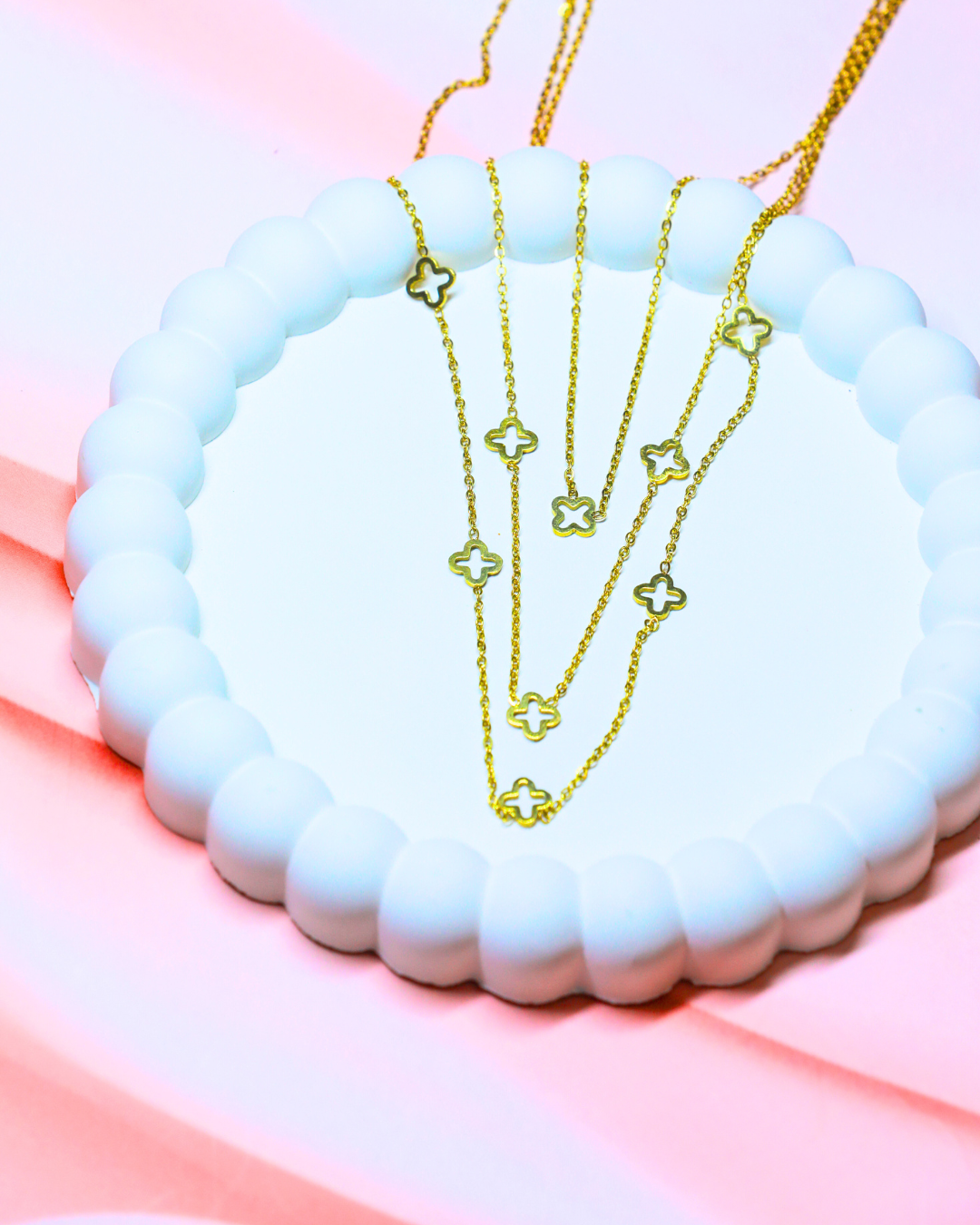 Dainty Loop Glow Chain