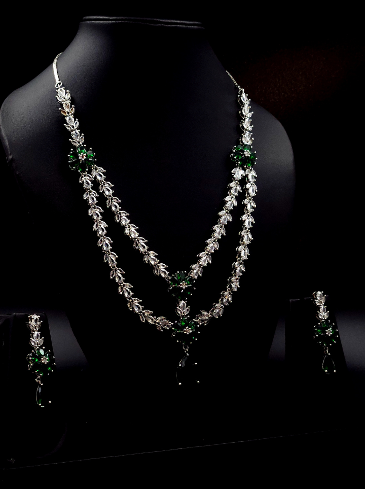 Two Layerd Emerald Nacklace Set
