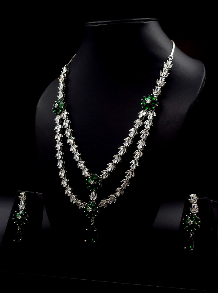 Two Layerd Emerald Nacklace Set