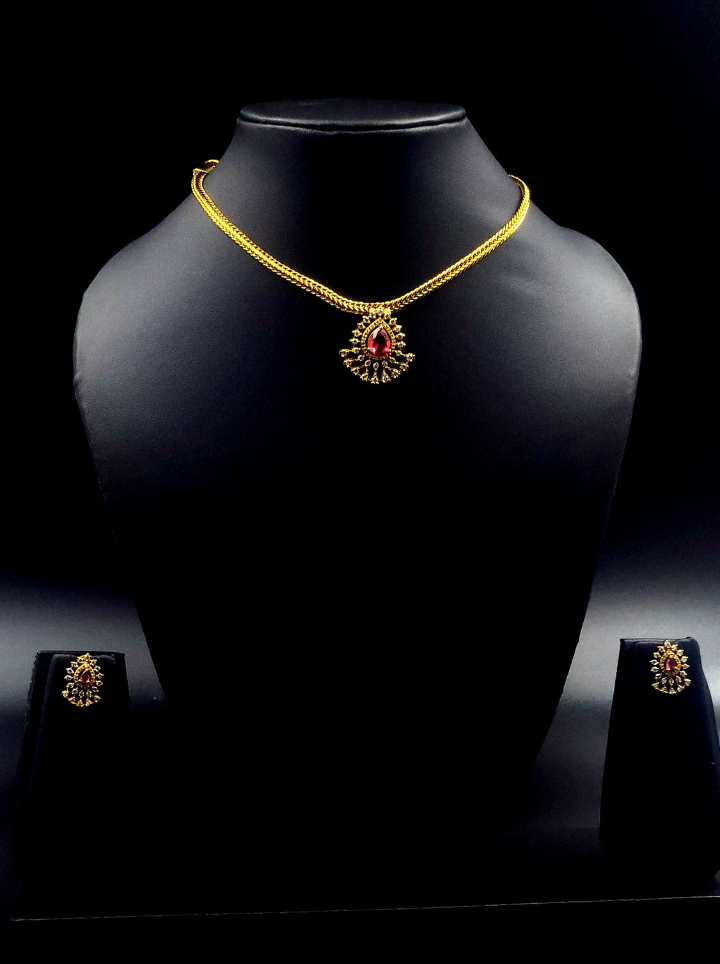 Beautiful Elegant Stud Necklace
