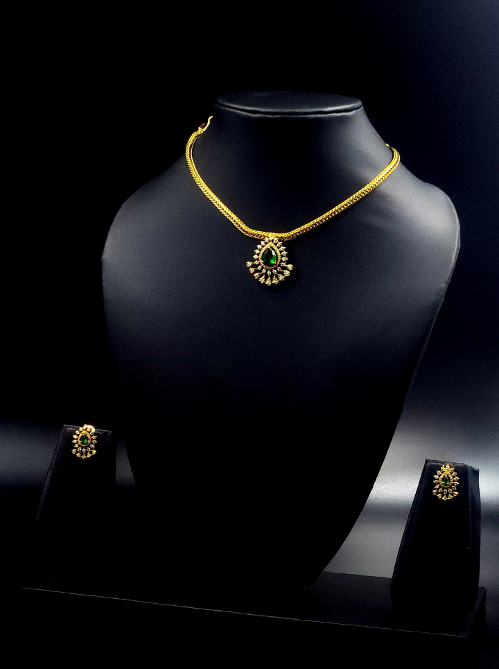 Beautiful Elegant Stud Necklace