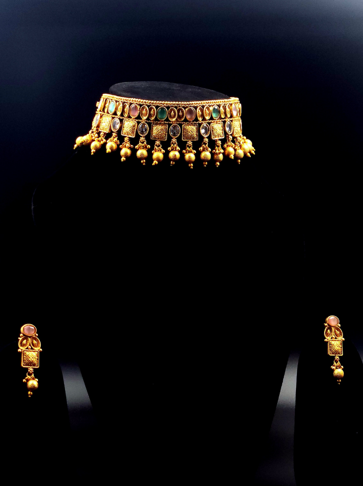 Sitaara Kundan Dulhan Choker