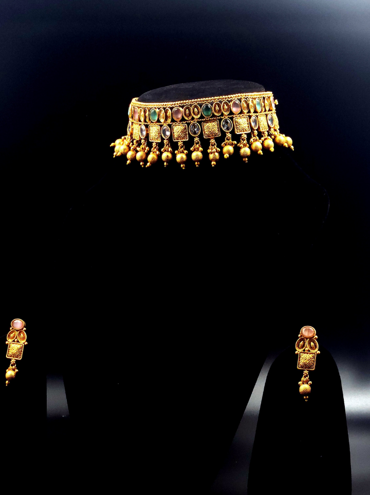Sitaara Kundan Dulhan Choker
