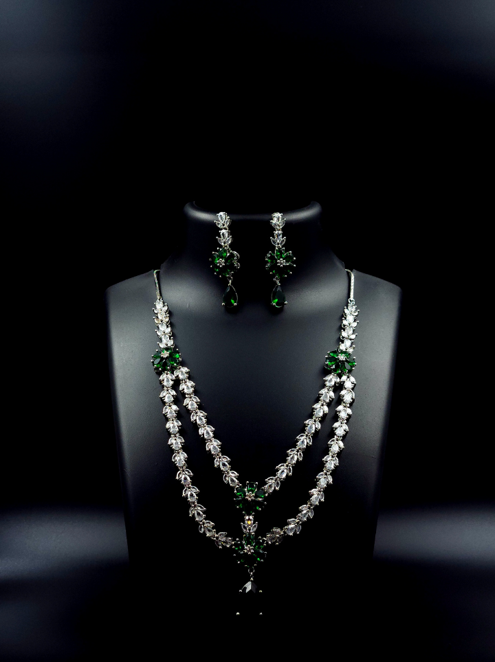 two layered Emerald nacklace