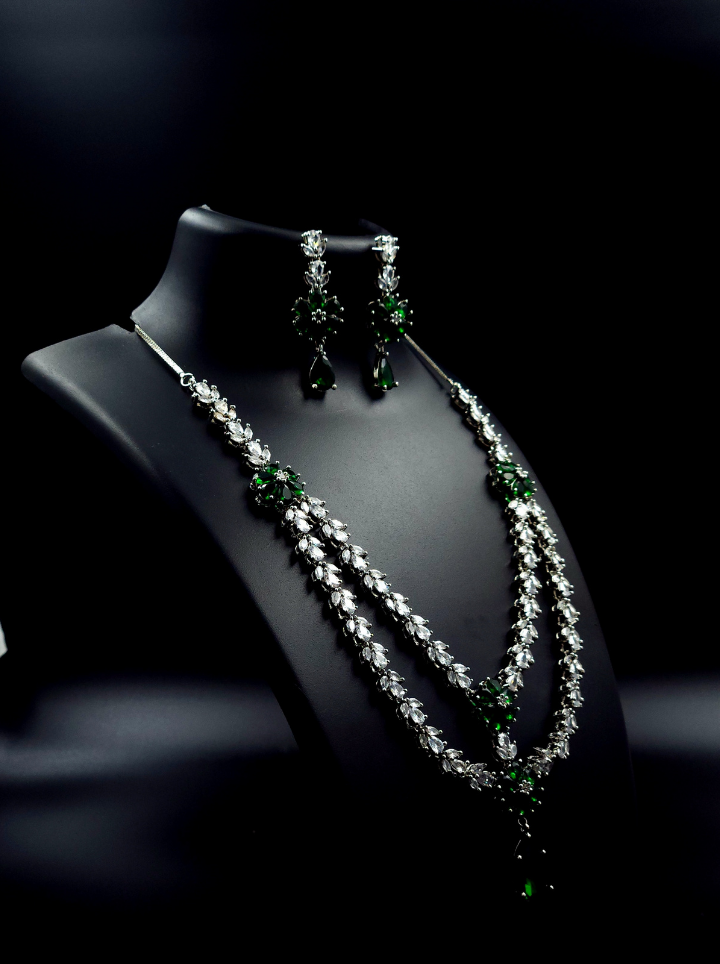 two layered Emerald nacklace
