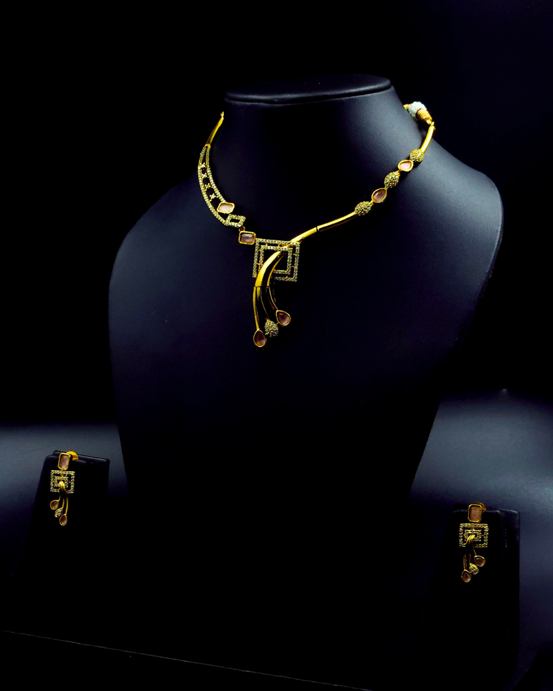 Beautiful Hasli Necklace