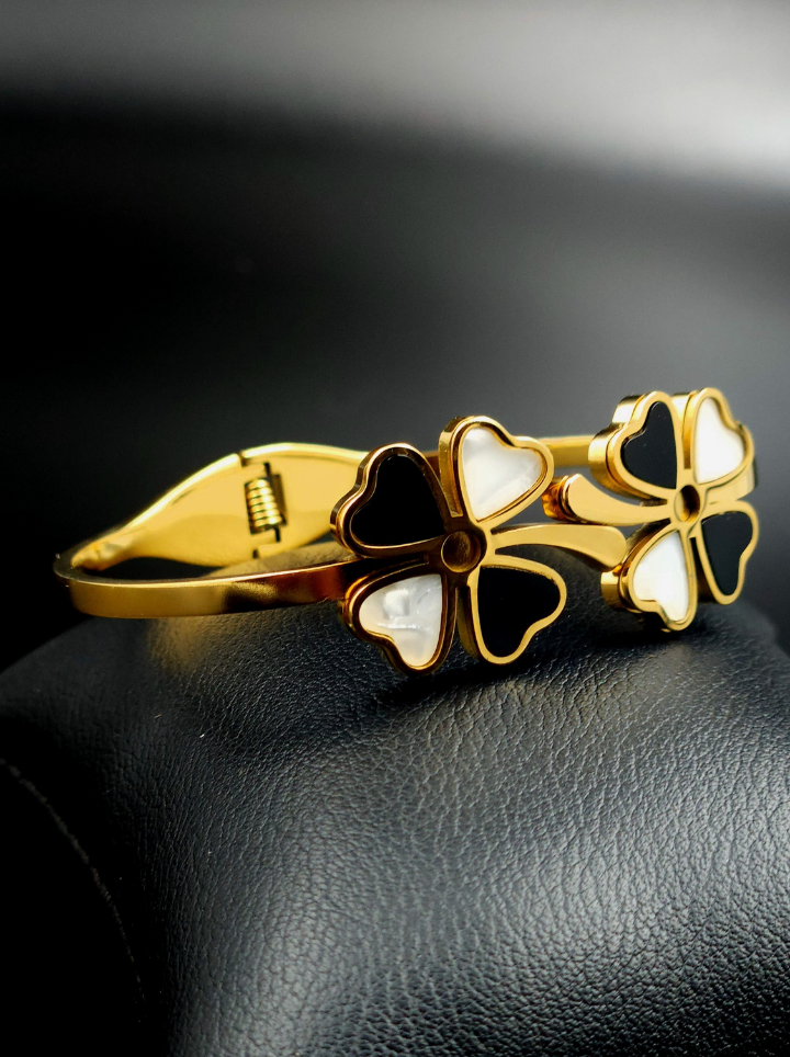 Daily Wear Flower Bracelet