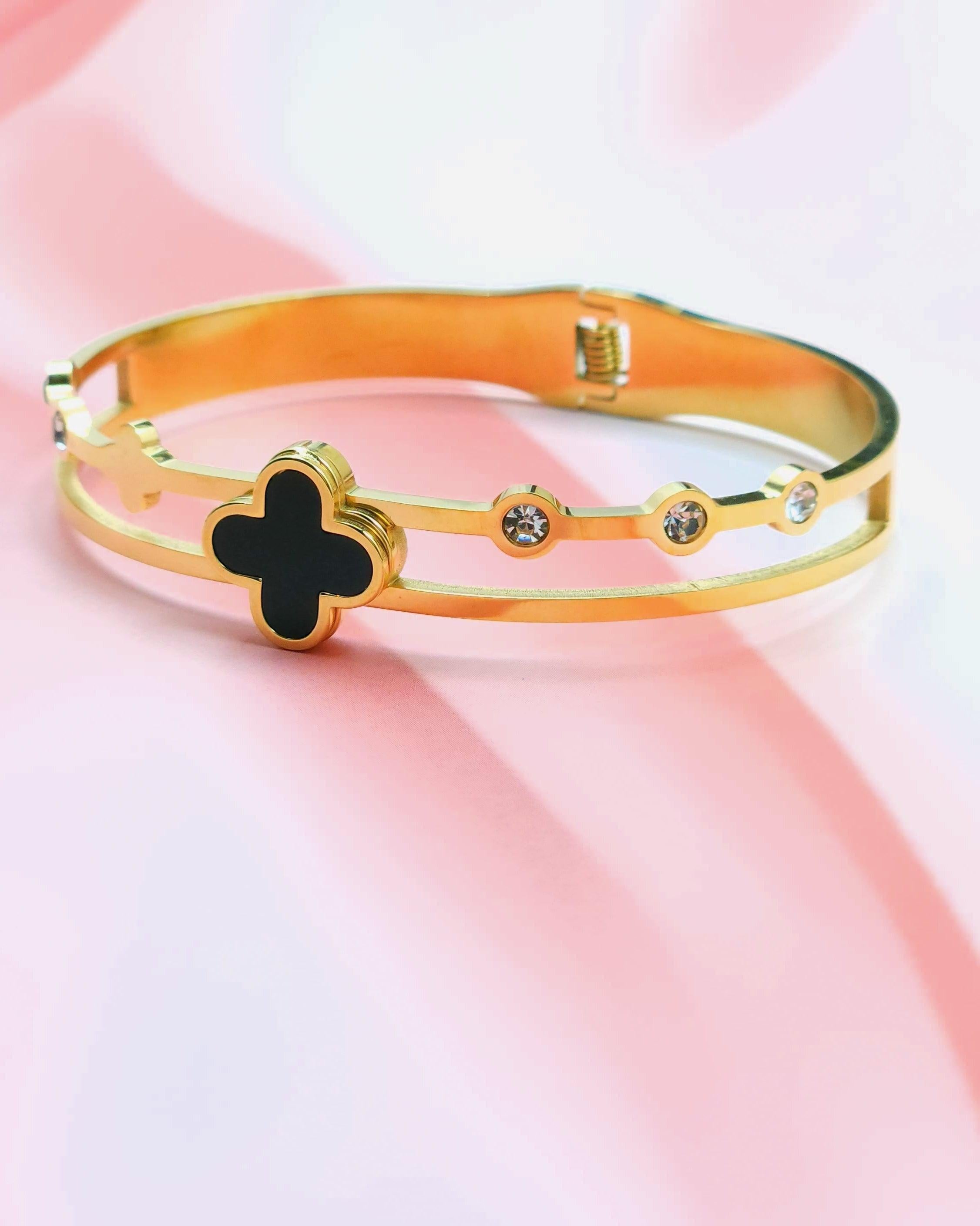 Beautiful Edge Golden Bracelet