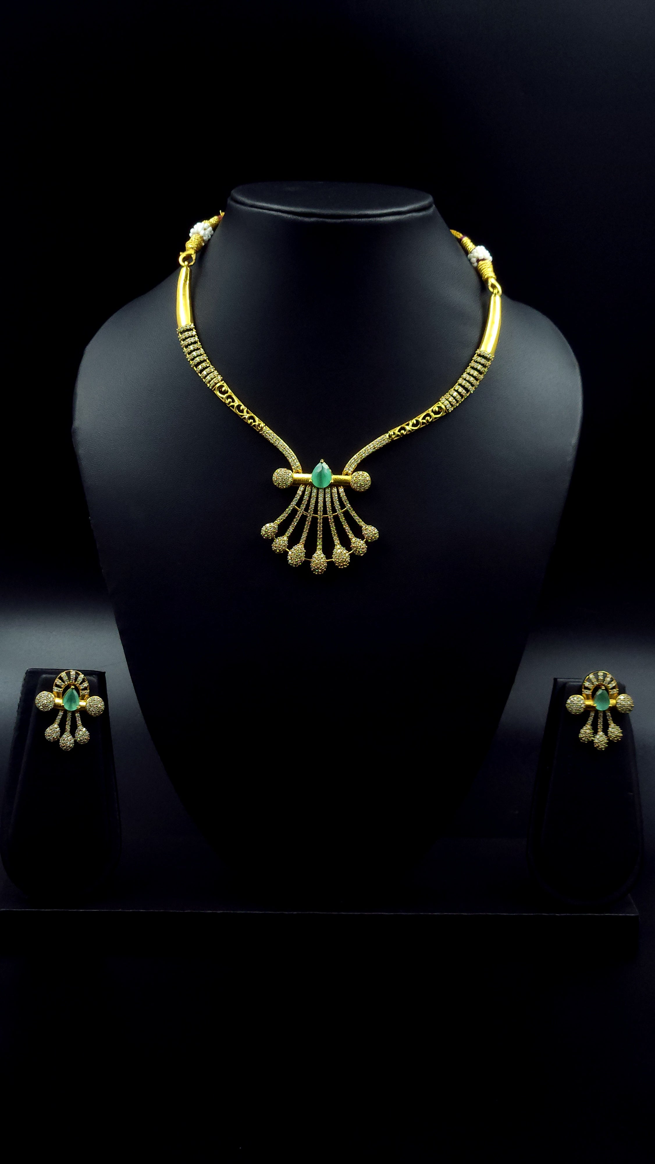 Hasli Style Floral Neckpiece