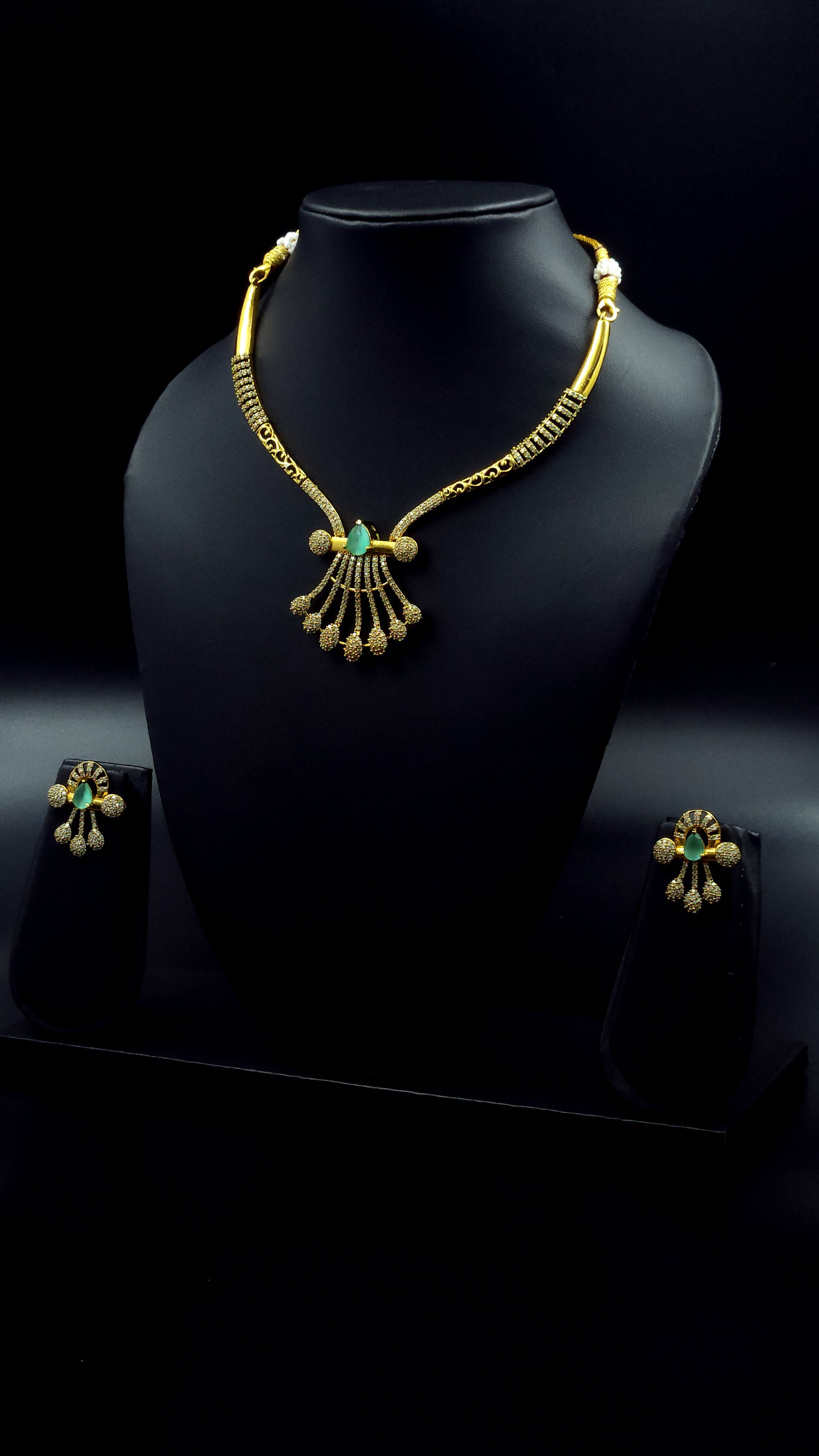 Hasli Style Floral Neckpiece