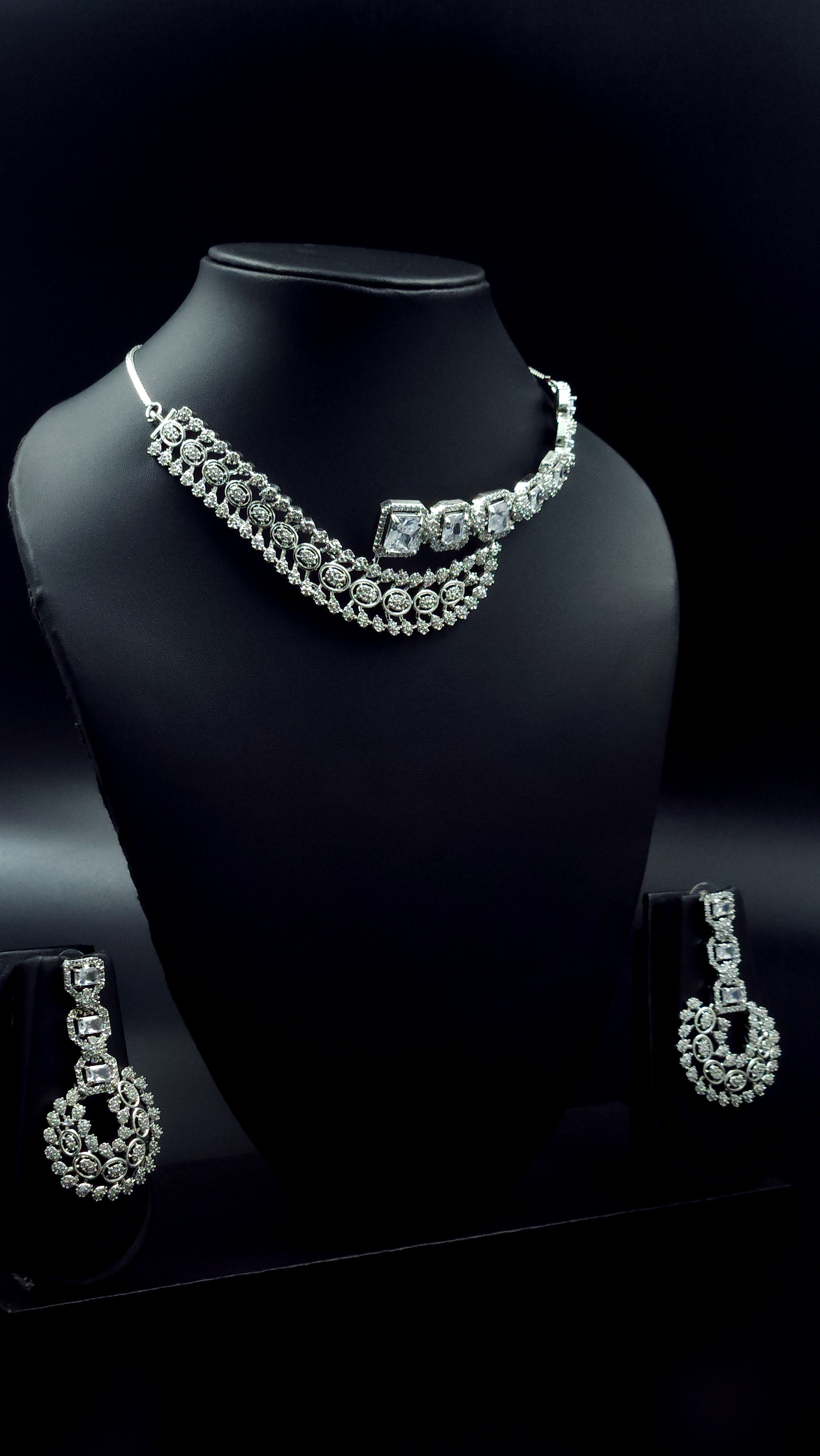 White Diamand AD Choker
