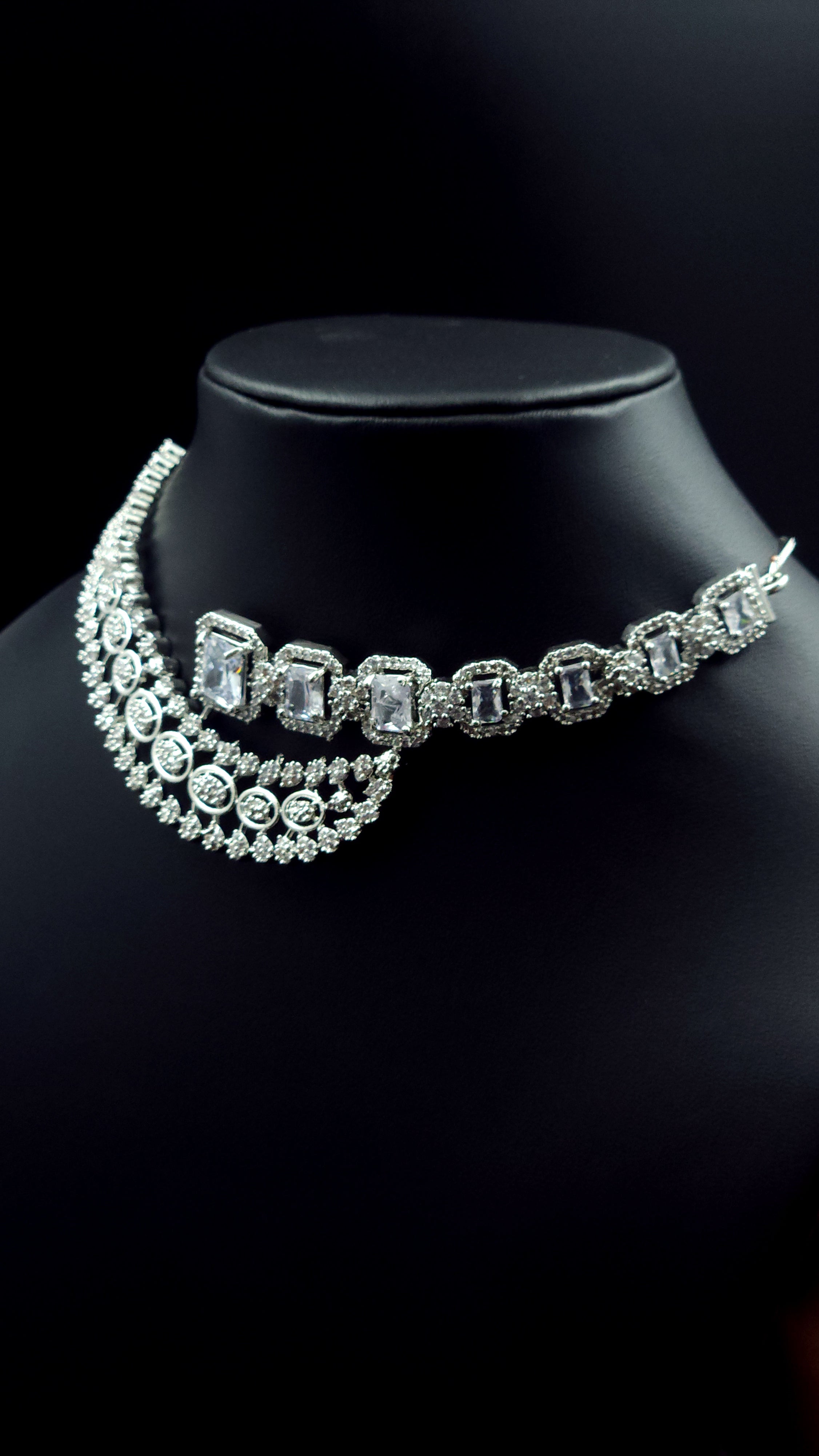White Diamand AD Choker