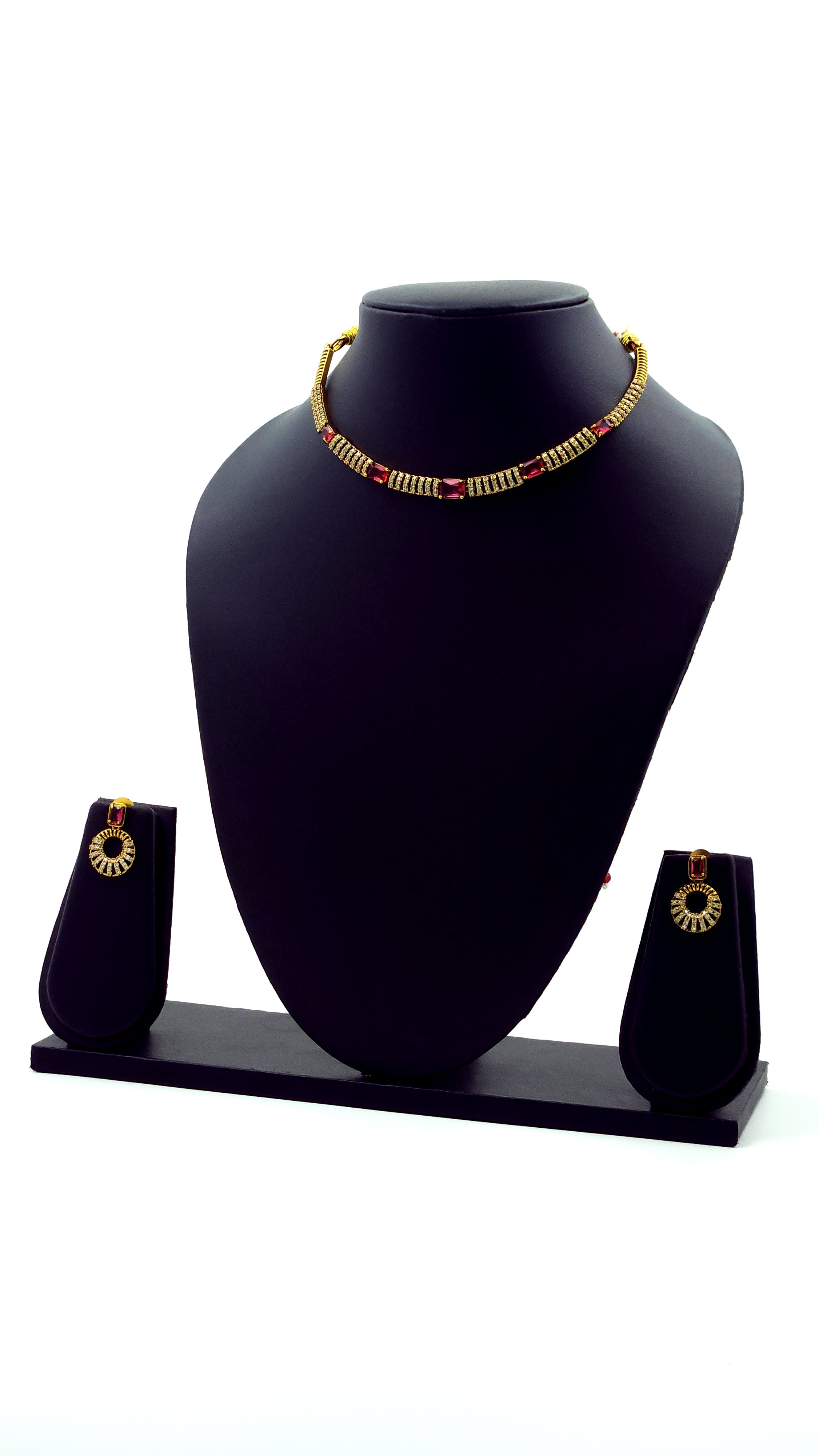 Hasli Choker Red