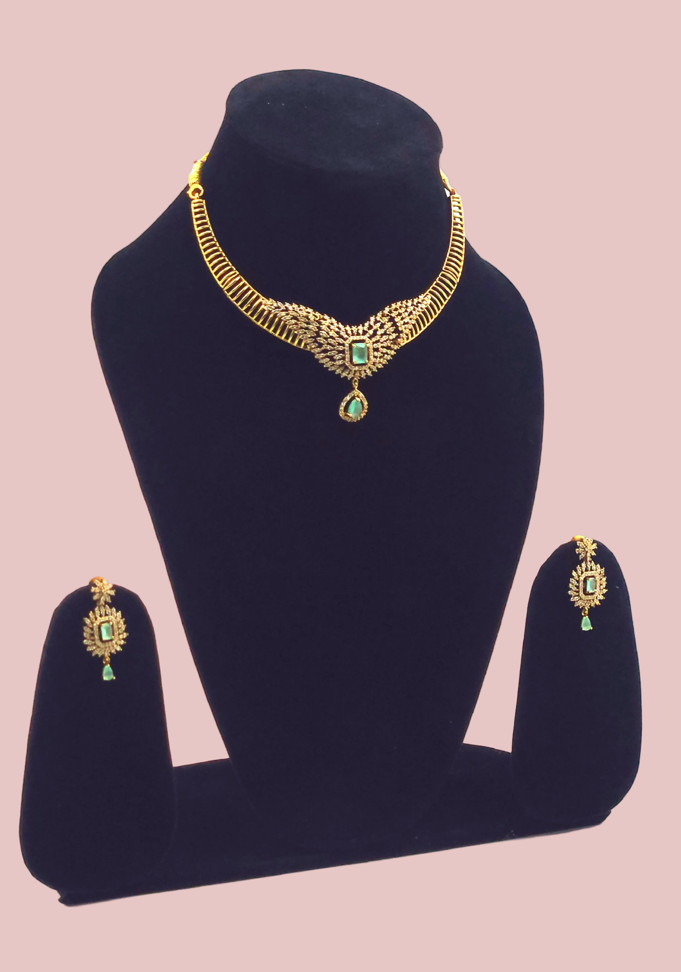 Unique Hasli Necklace