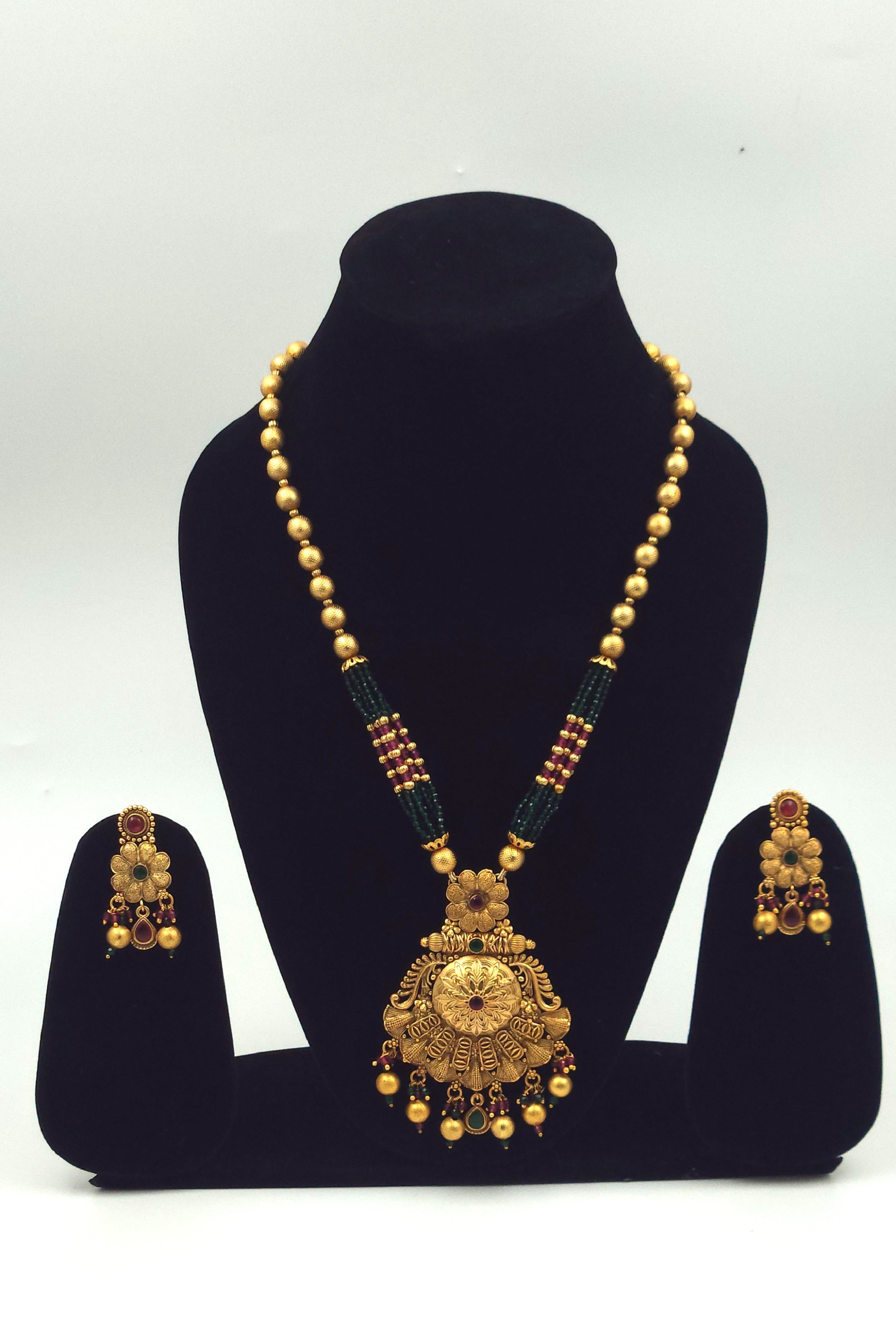 Golden Rumaya Antique Set