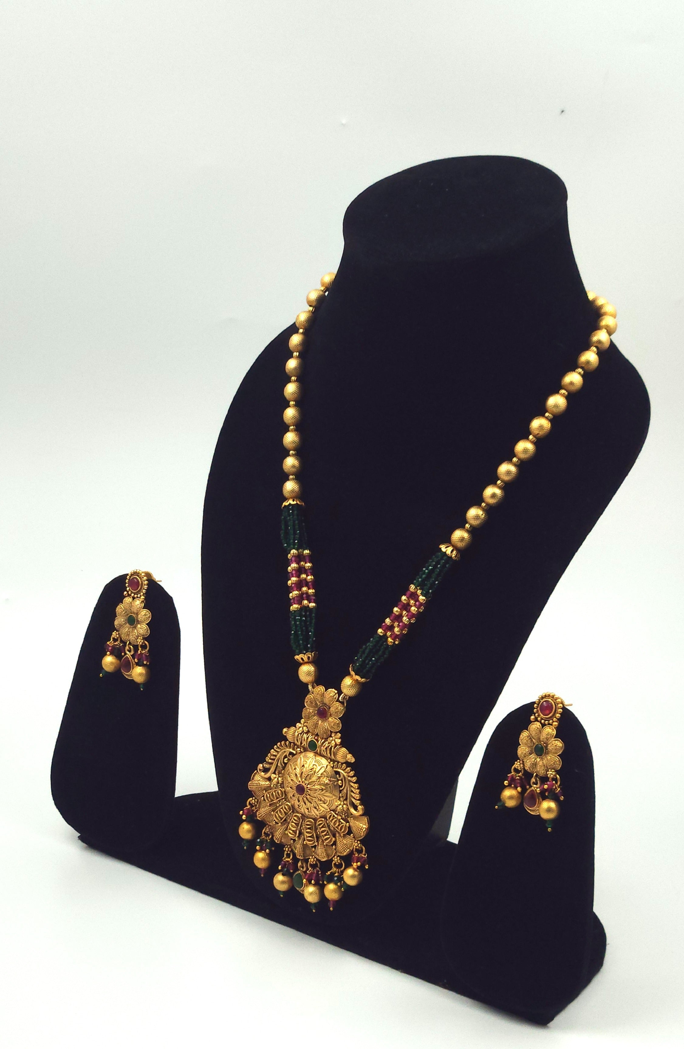 Golden Rumaya Antique Set