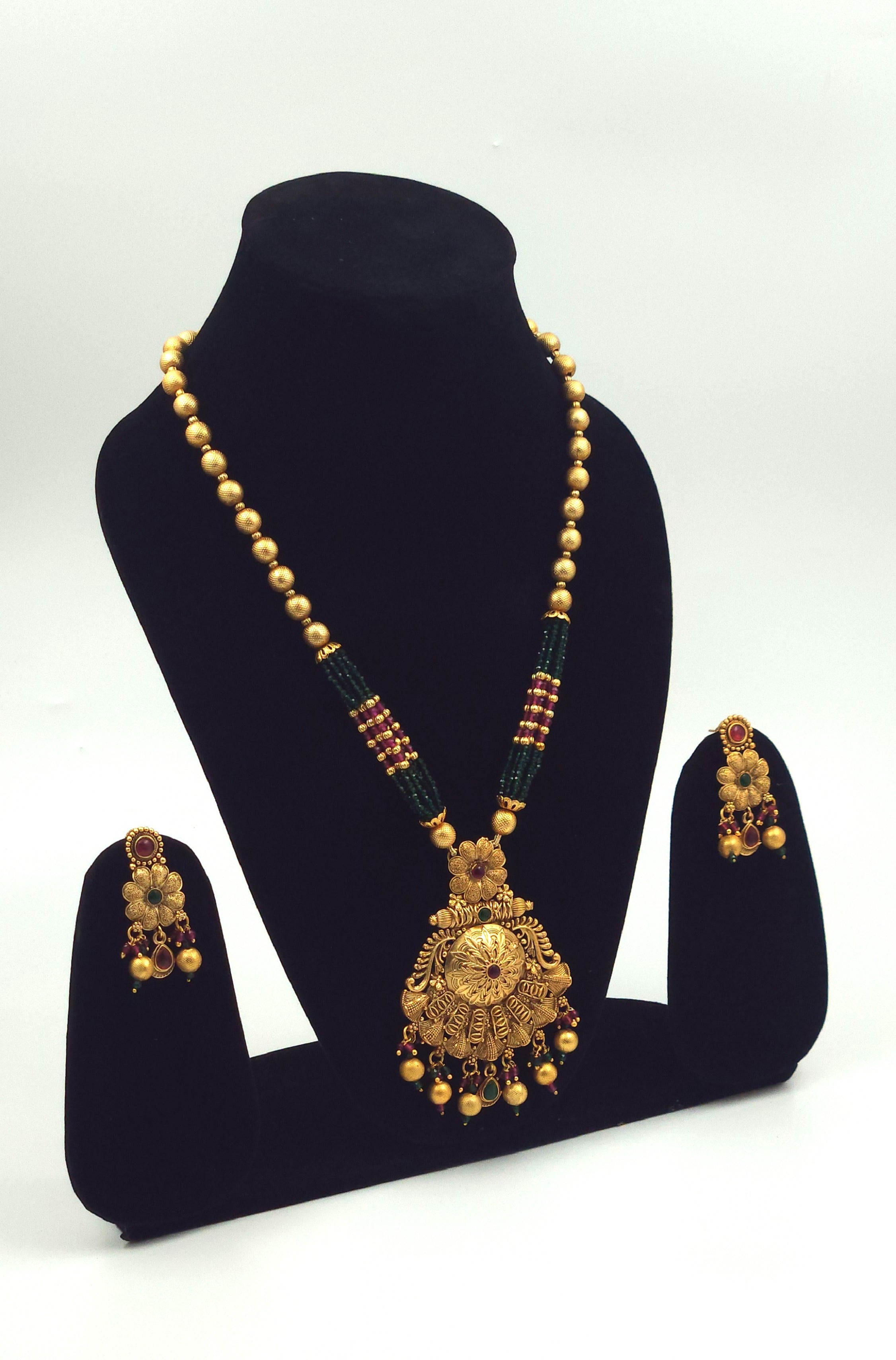 Golden Rumaya Antique Set