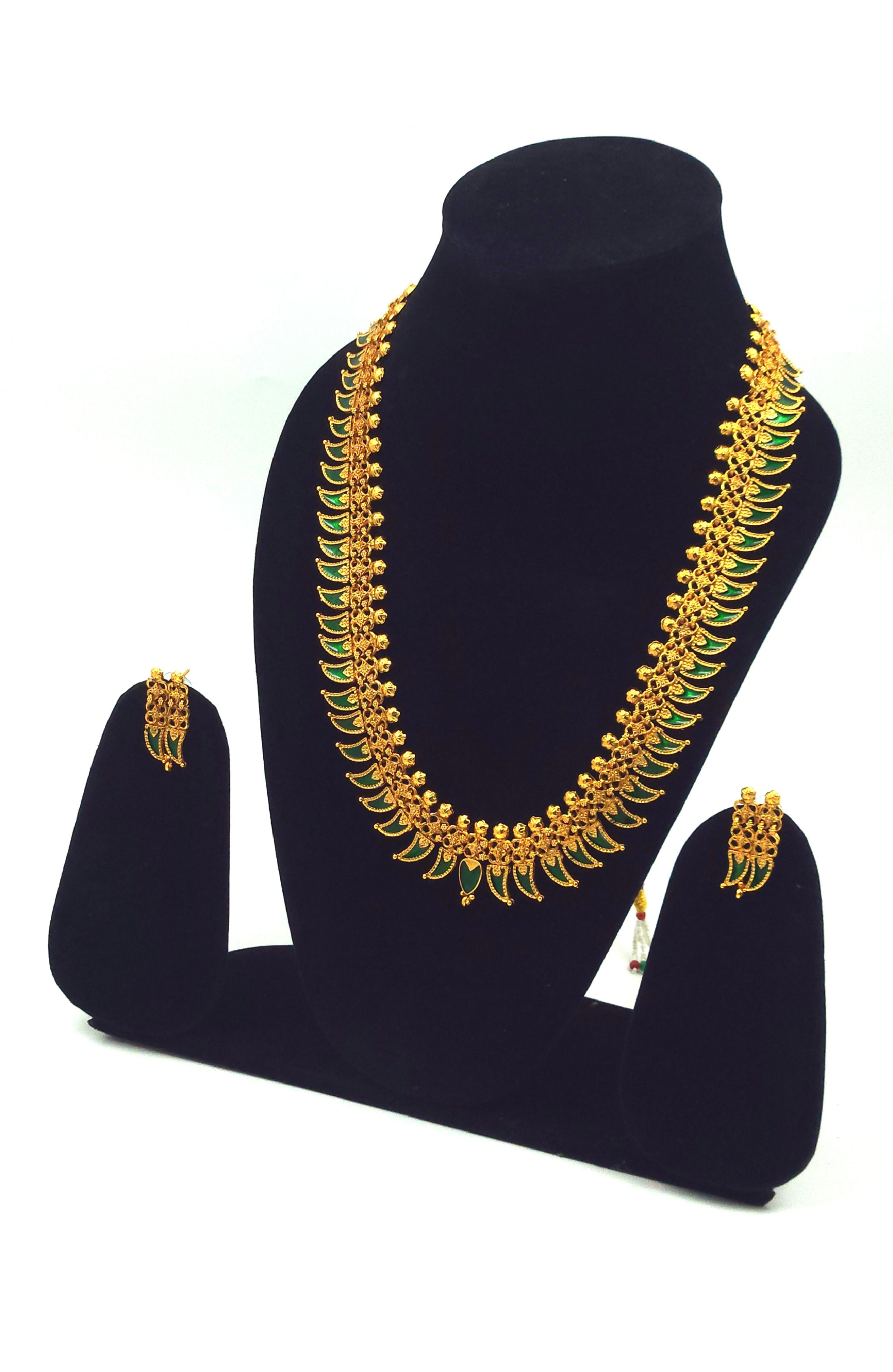 Minimalist Leaf Style Long Neckpiece