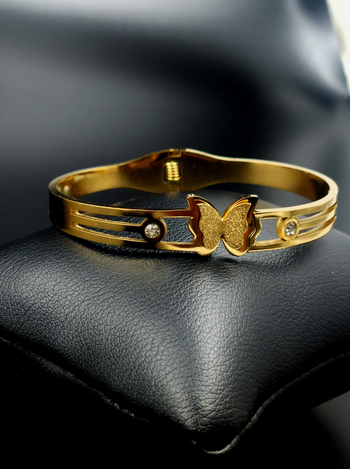 Daily Wear Butterfly Gold Bracelet