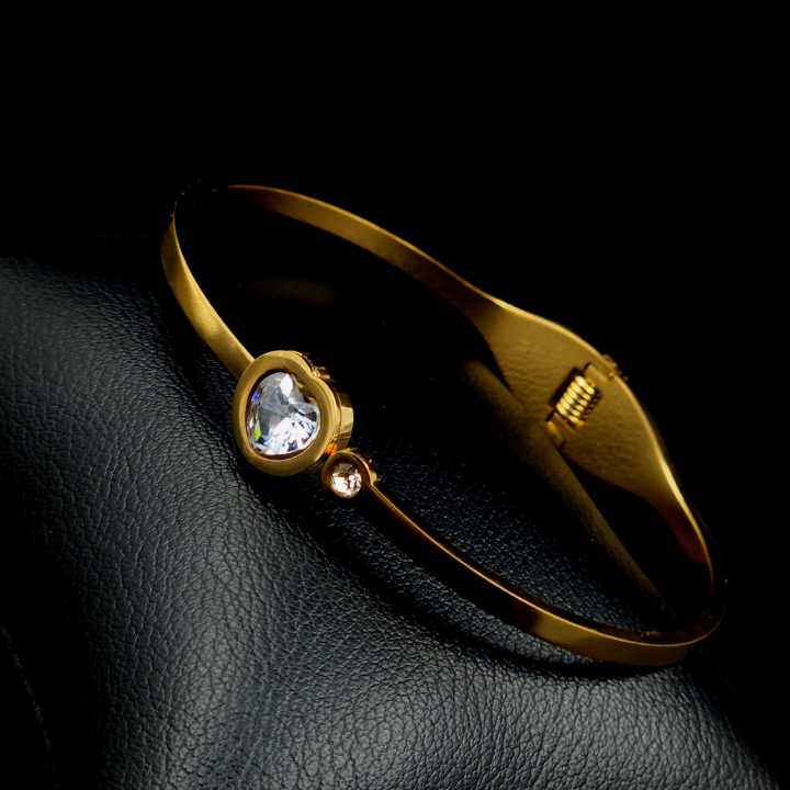 Daily wear Single Stone Gold Bracelet