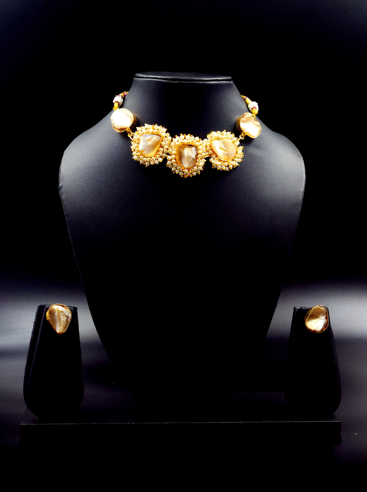 Raw Stone Cluster Pearl Necklace