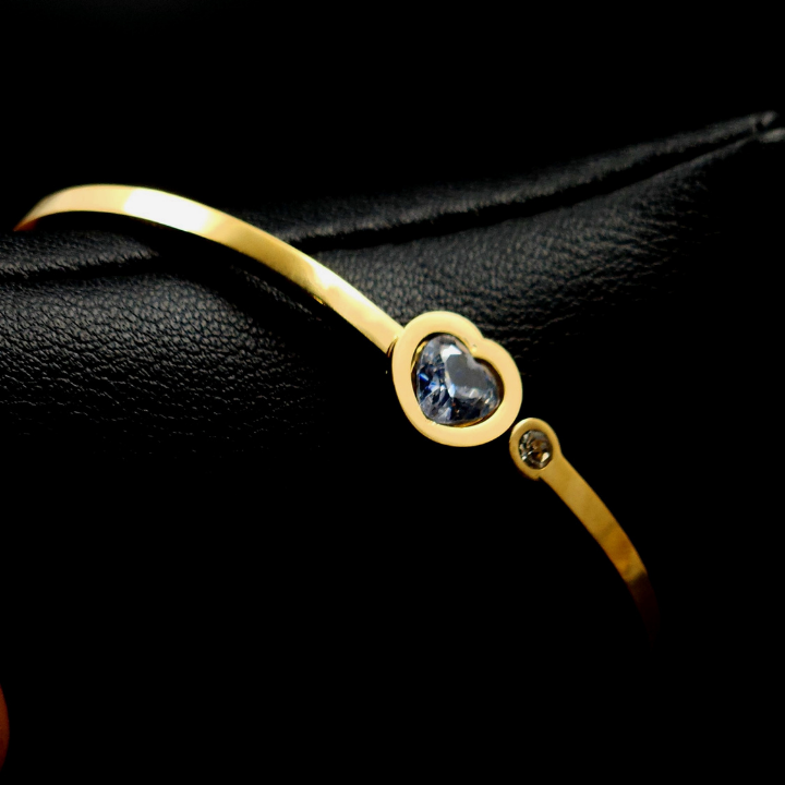 Daily wear Single Stone Gold Bracelet