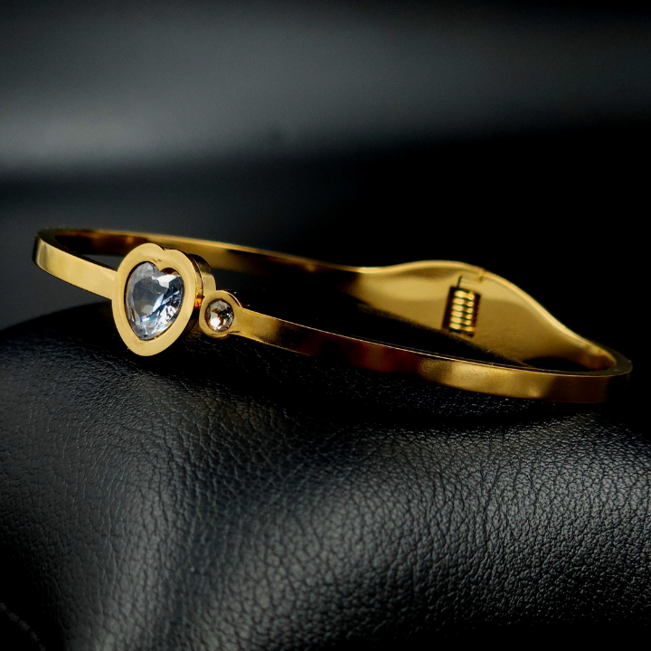 Daily wear Single Stone Gold Bracelet