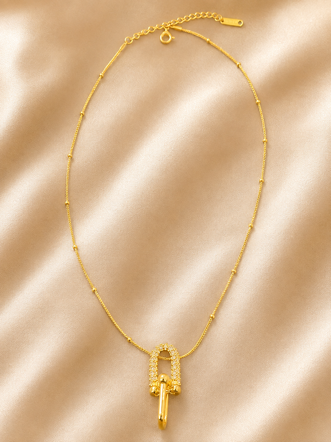 Glow Softly Luxe Chain