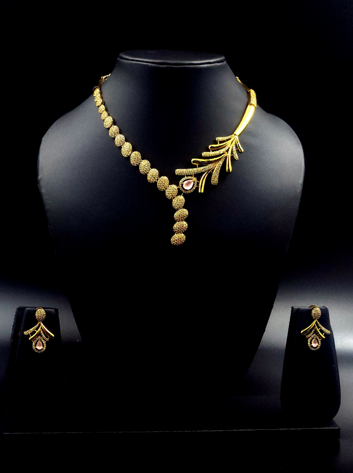 Hasli Golden Necklace