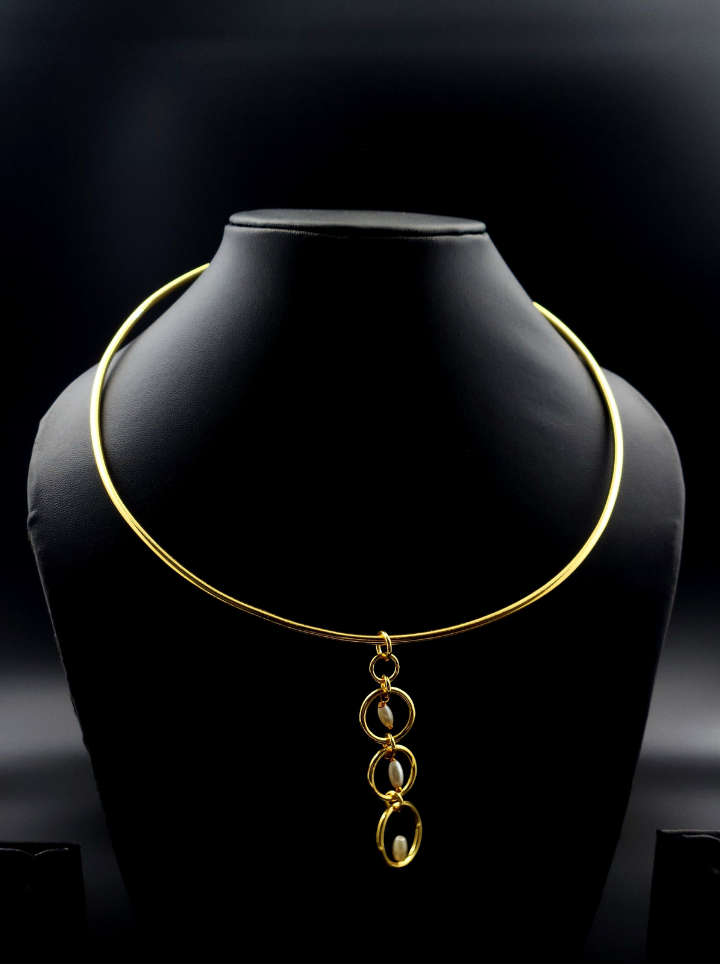 Peral Drop Pendant Neck cuff