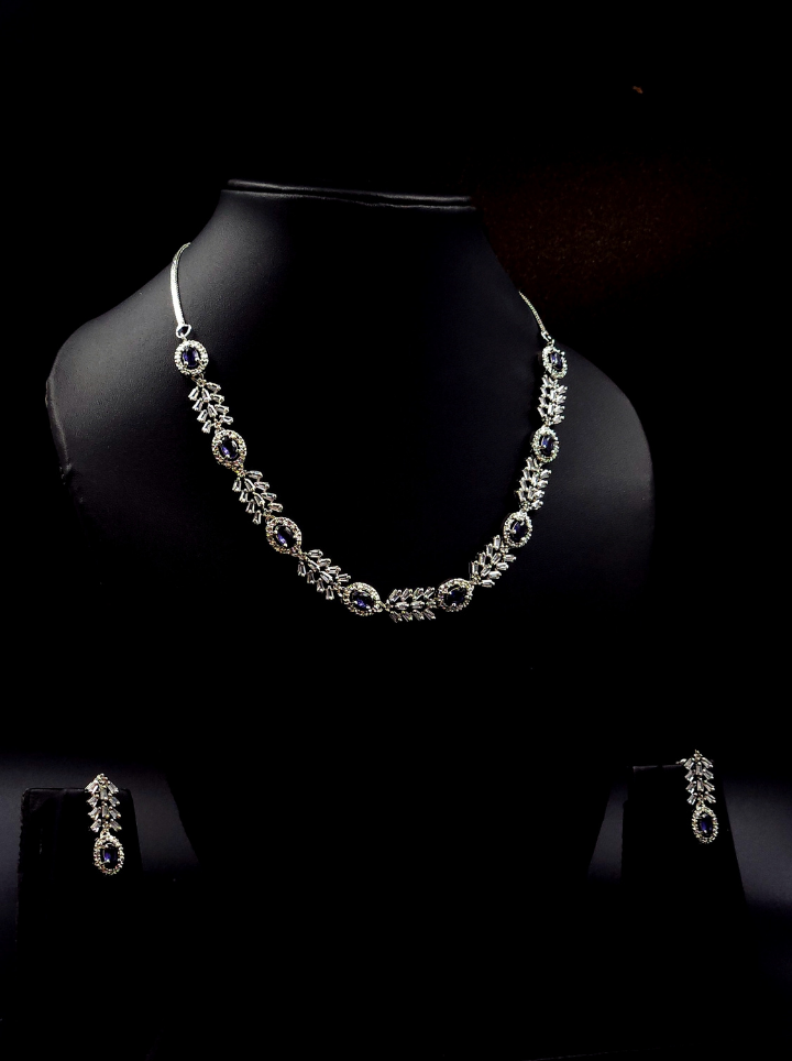 Minimalist Blue Sapphire Nacklace Set
