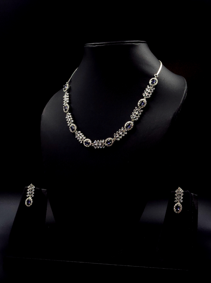 Minimalist Blue Sapphire Nacklace Set