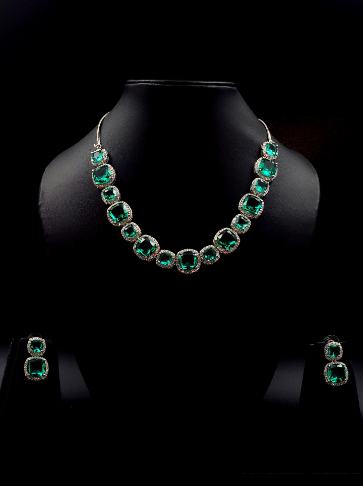 Trendy Green Emerald Crystal Necklace