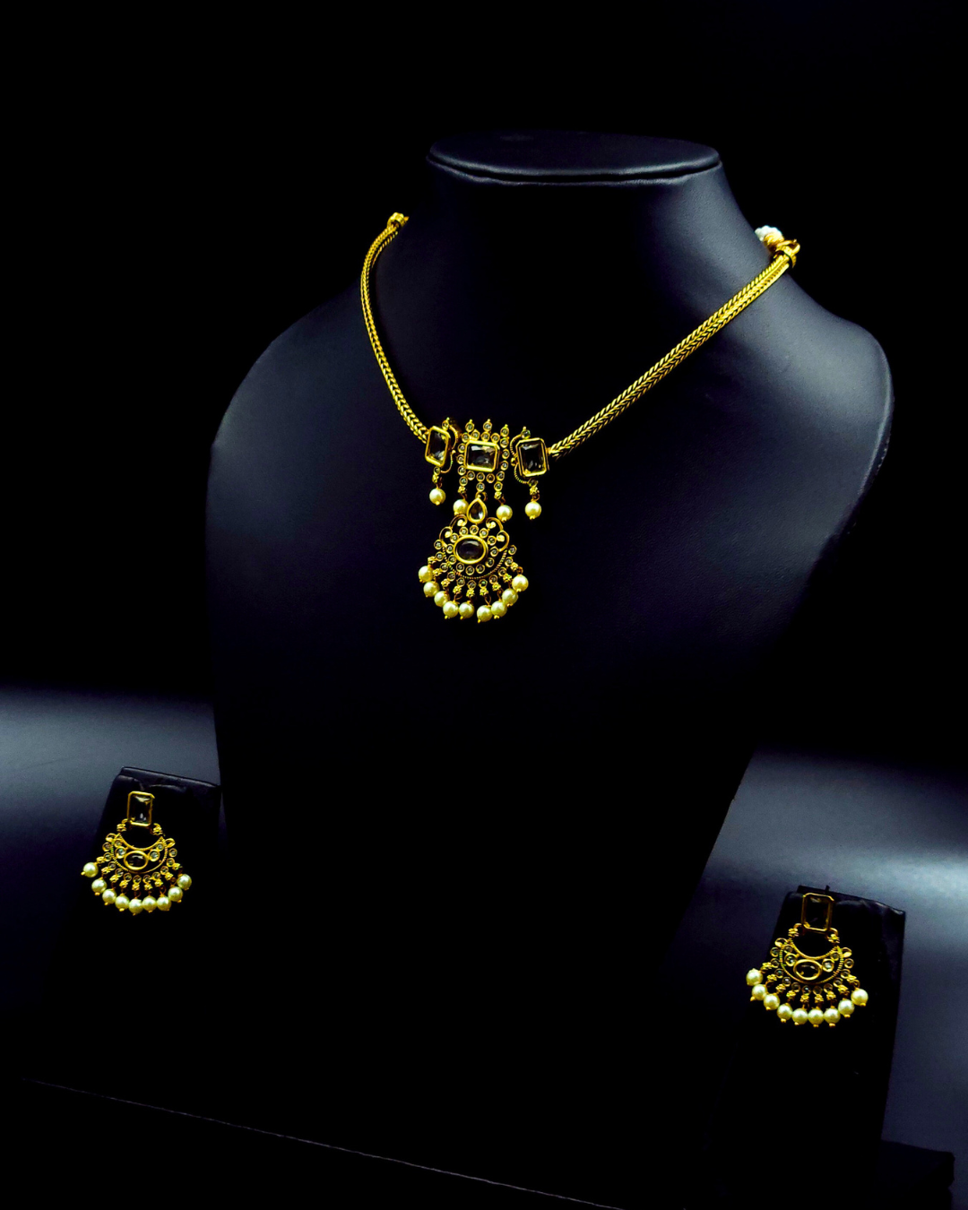Sitaara Jadau Set