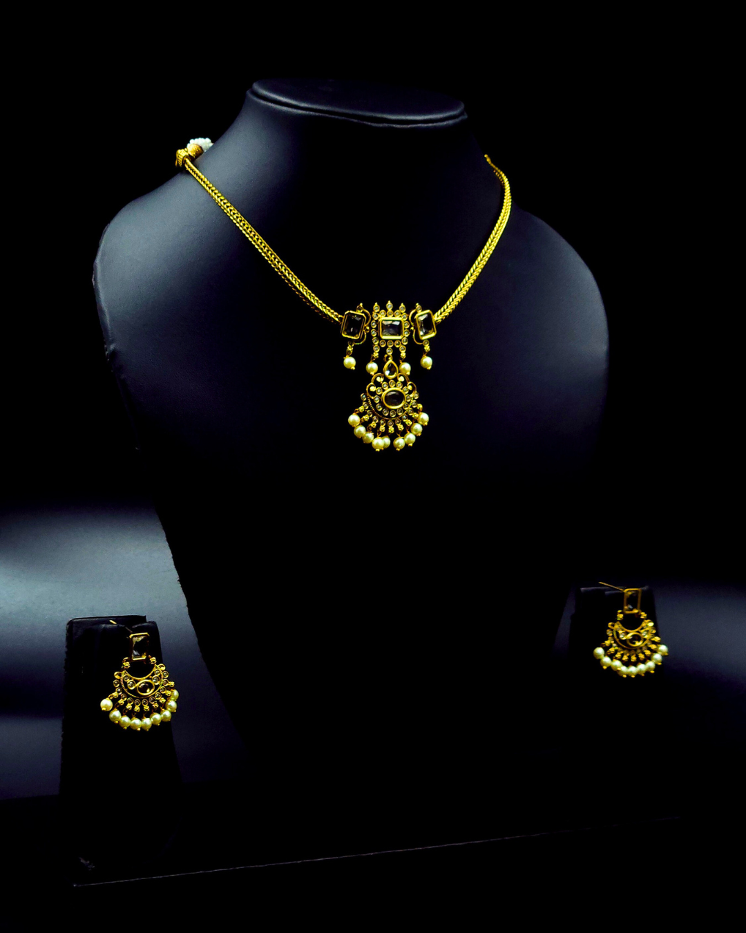Sitaara Jadau Set