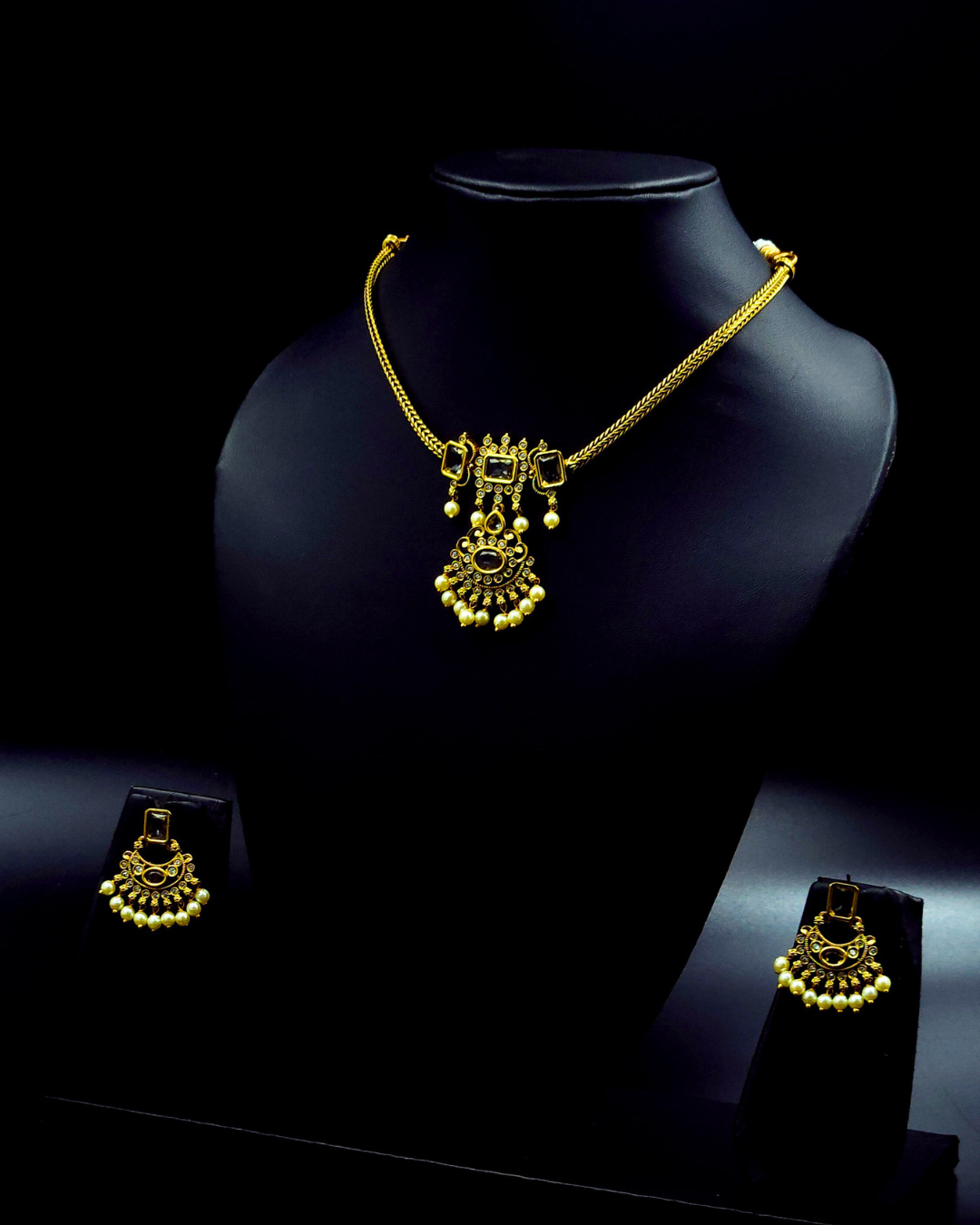 Sitaara Jadau Set