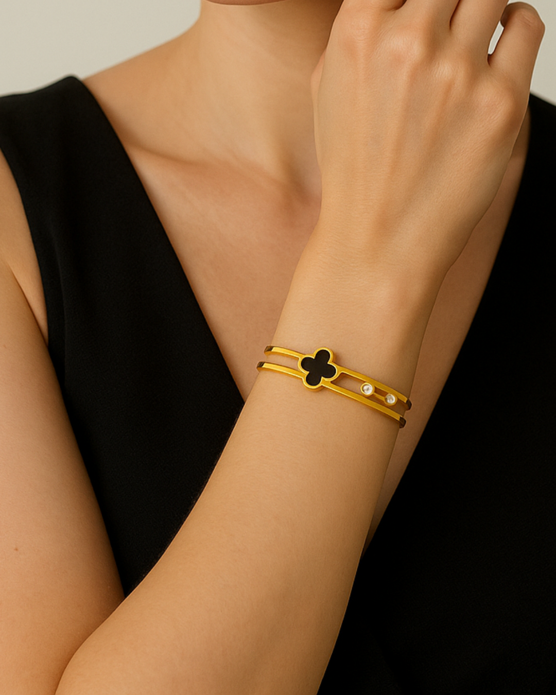 Beautiful Edge Golden Bracelet