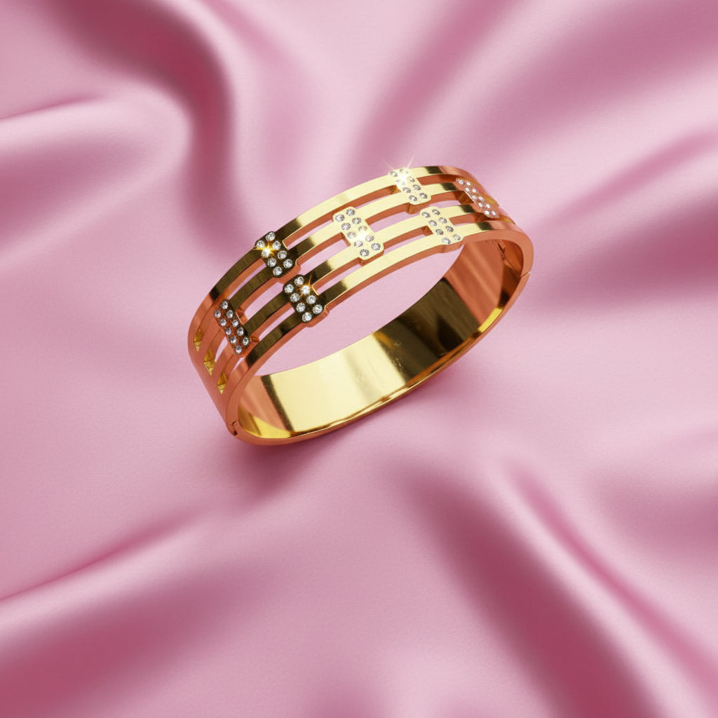 Gilded Majesty Premium Bracelet