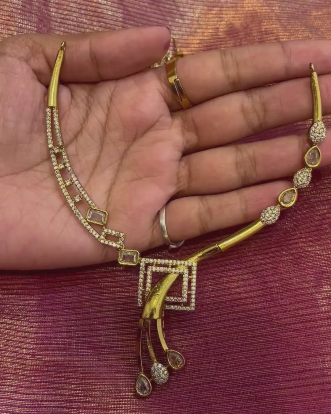 Beautiful Hasli Necklace